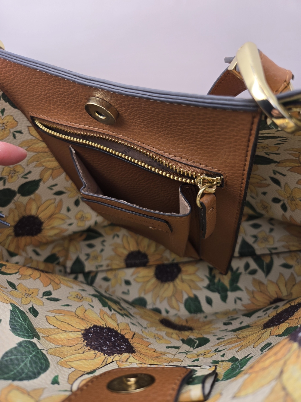 Steve Madden Brown Tote with Sunflower Print Pouch - Picture 8 of 8